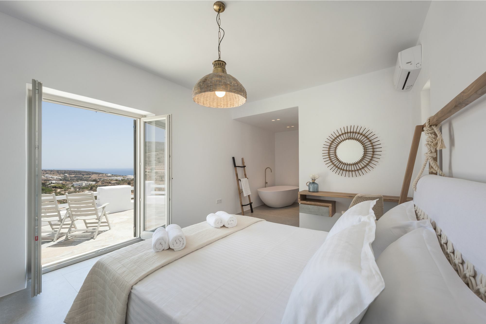 Niriides Luxury Villas Alikí Екстериор снимка
