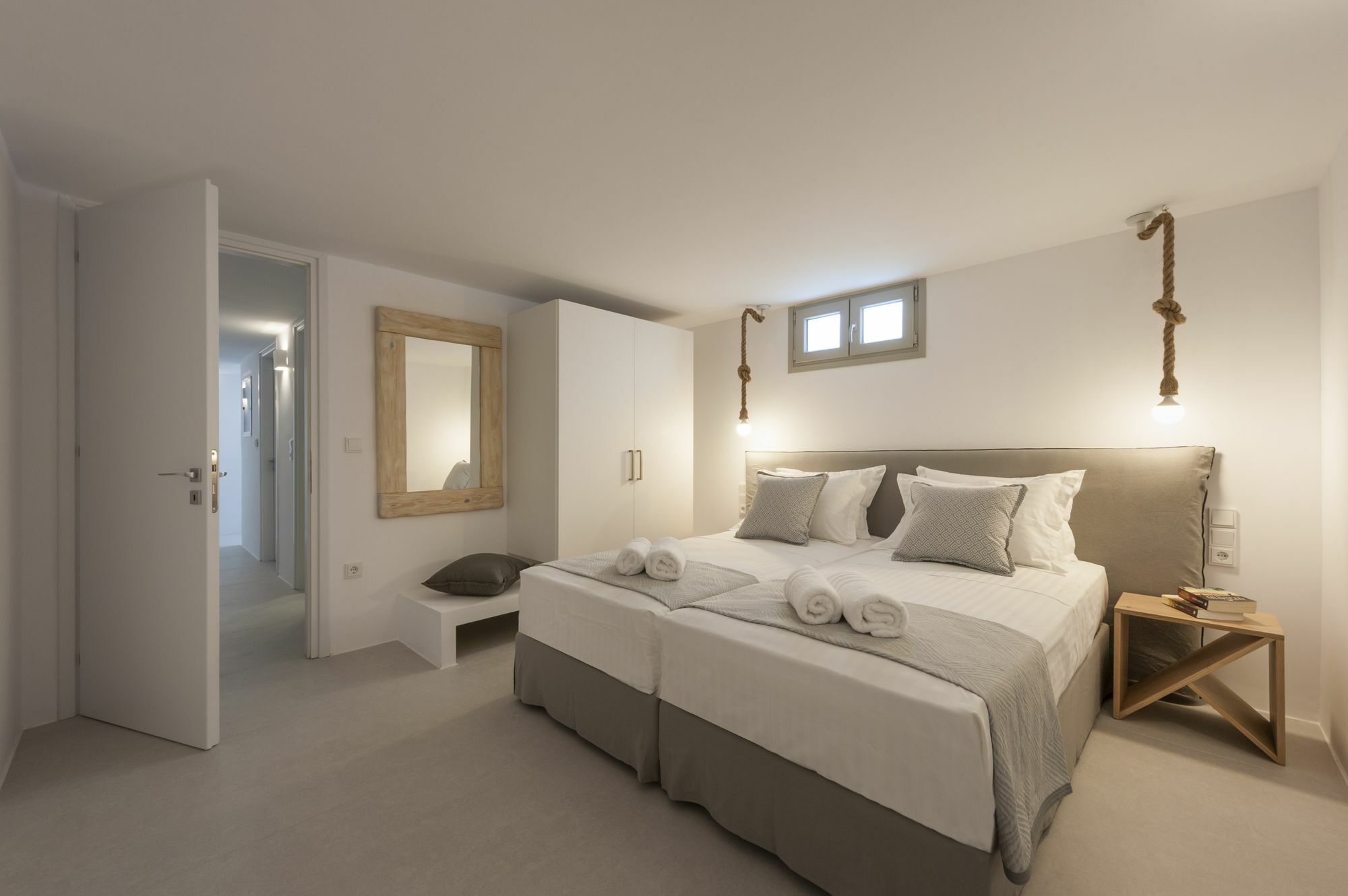 Niriides Luxury Villas Alikí Екстериор снимка