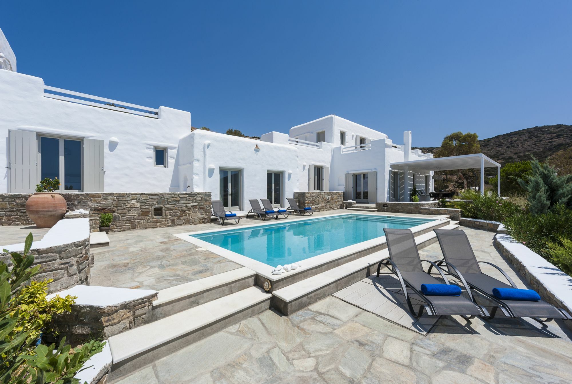 Niriides Luxury Villas Alikí Екстериор снимка